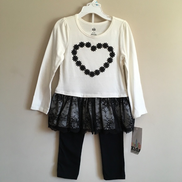Kids Headquarters 2 Pc. Heart top& leggings set, Little Girl size 5. - Picture 1 of 12